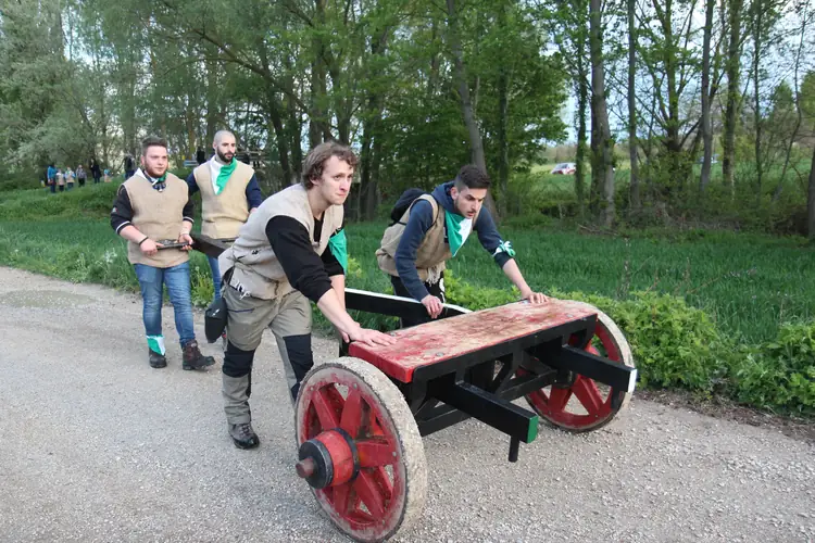 I586